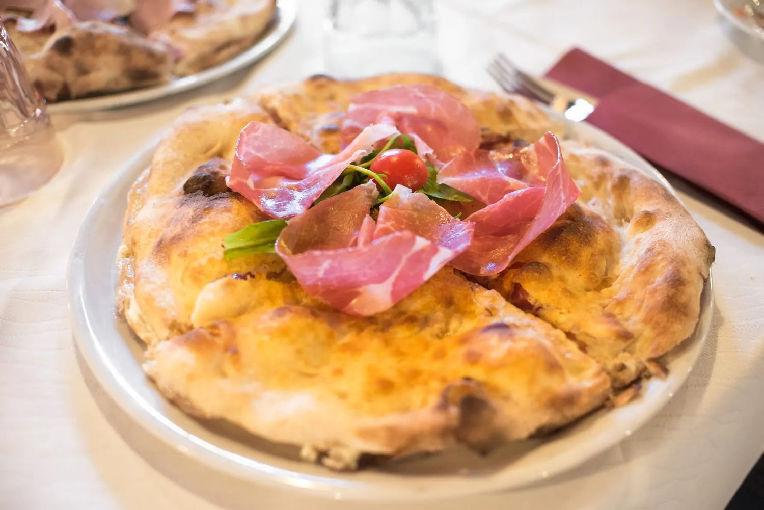 Pizza bianca con prosciutto crudo